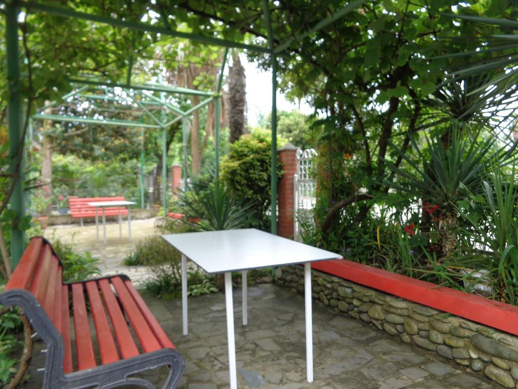 White Guest House Batoumi Chambre photo