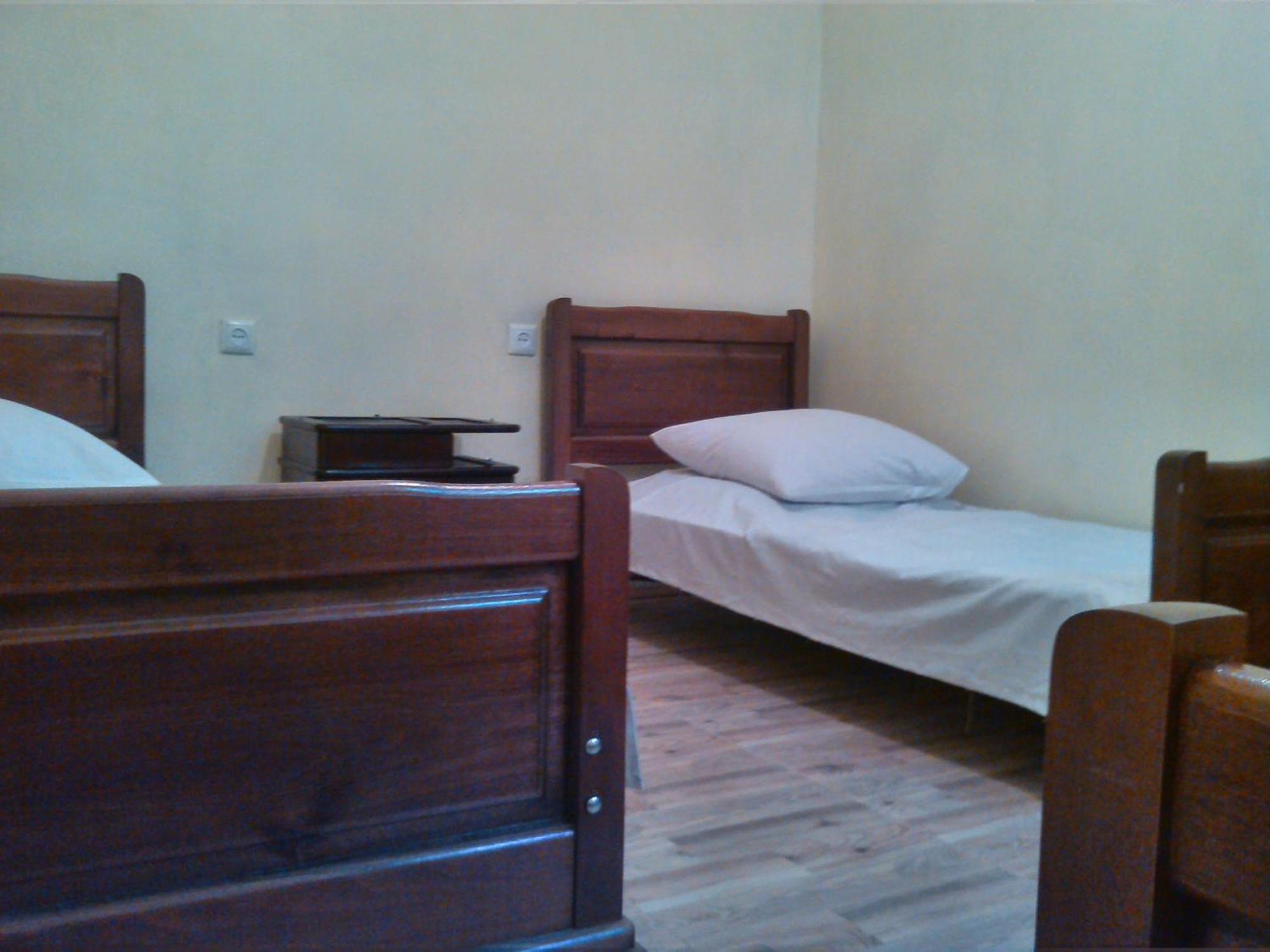 White Guest House Batoumi Extérieur photo