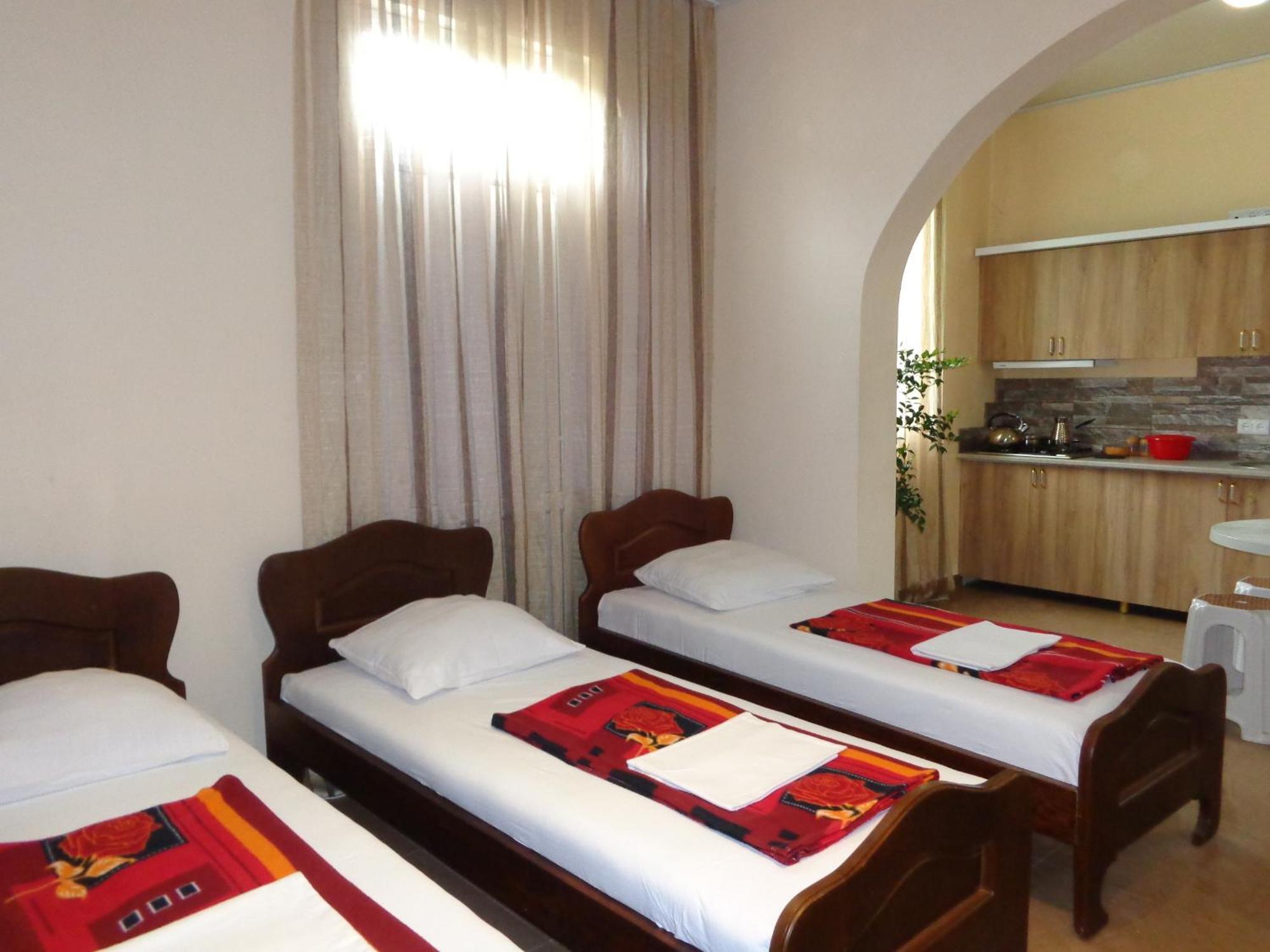 White Guest House Batoumi Chambre photo