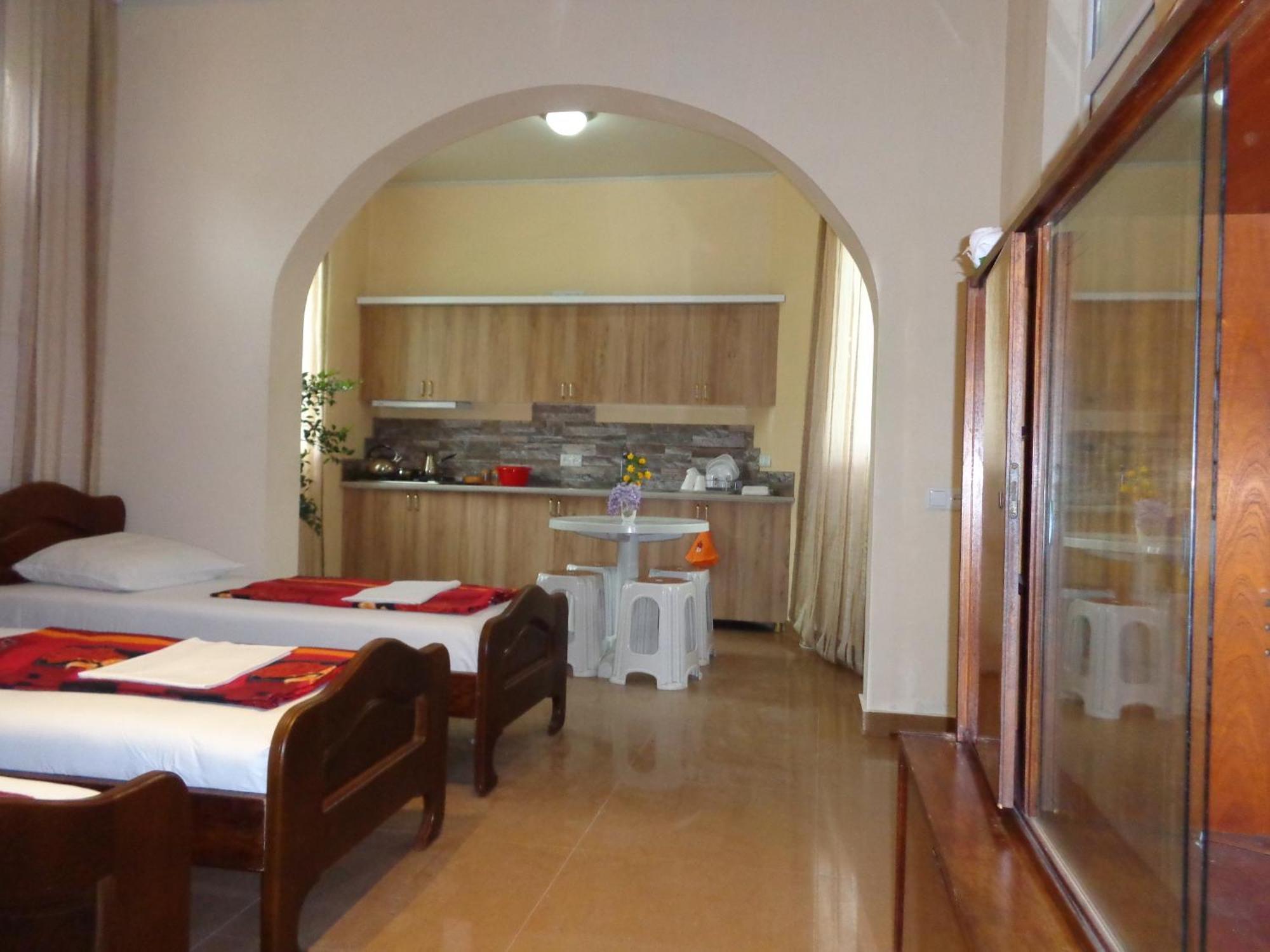 White Guest House Batoumi Chambre photo