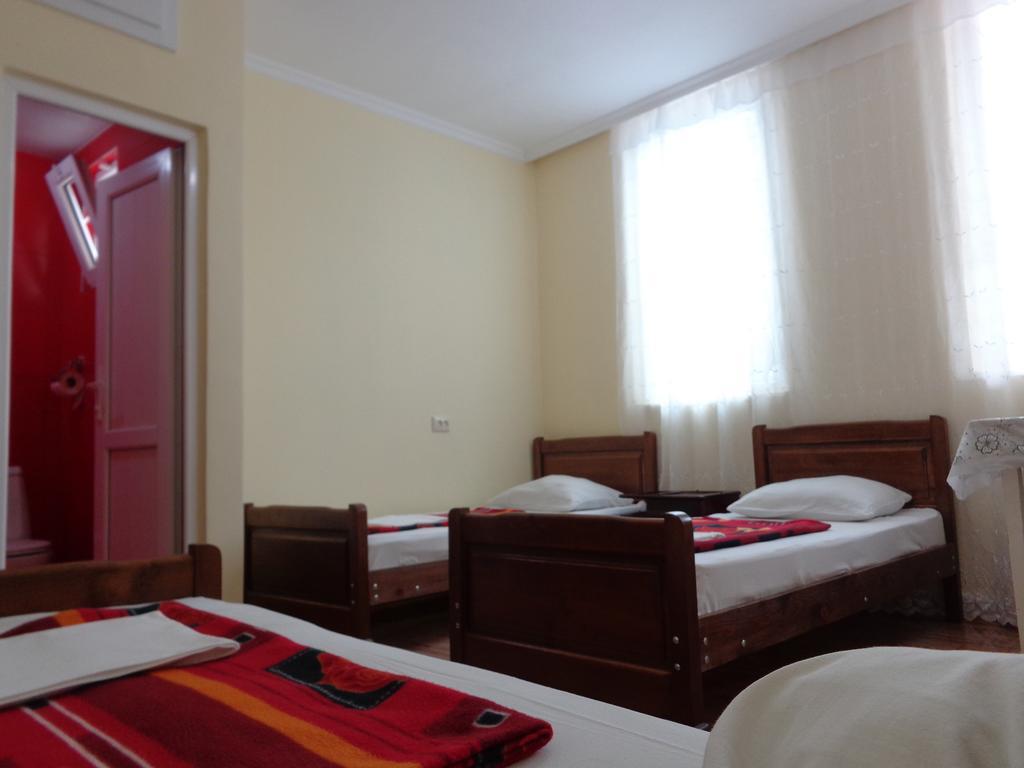 White Guest House Batoumi Chambre photo